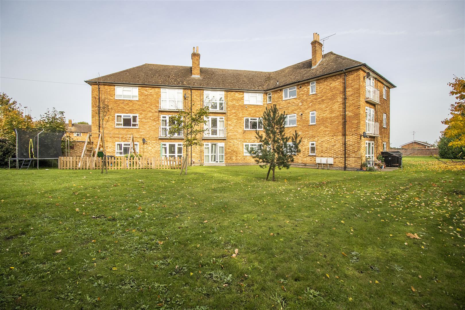 Hutton Close, Hertford Lanes Estate Agents